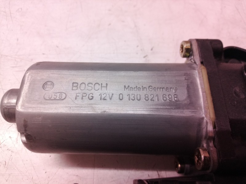 Recambio de motor elevalunas trasero derecho para volkswagen passat berlina (3b2) comfortline referencia OEM IAM 0130821696 0130