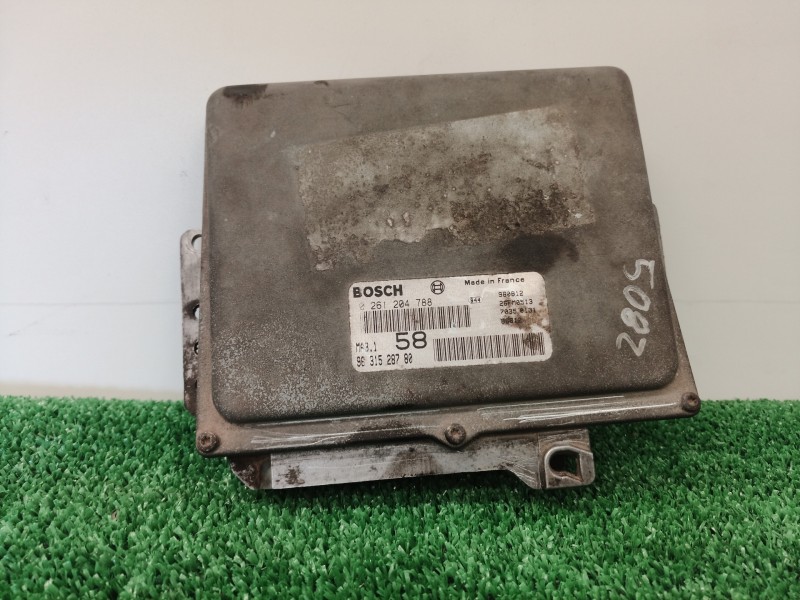 Recambio de centralita motor uce para peugeot 106 (s2) kid referencia OEM IAM 9631528780 9631528780 0261204788