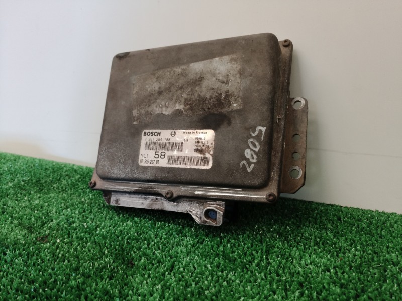 Recambio de centralita motor uce para peugeot 106 (s2) kid referencia OEM IAM 9631528780 9631528780 0261204788