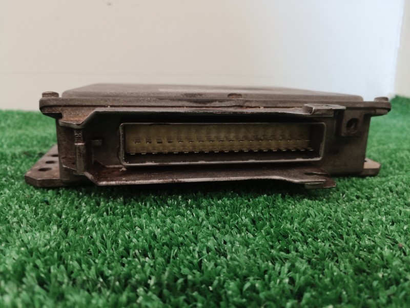 Recambio de centralita motor uce para peugeot 106 (s2) kid referencia OEM IAM 9631528780 9631528780 0261204788