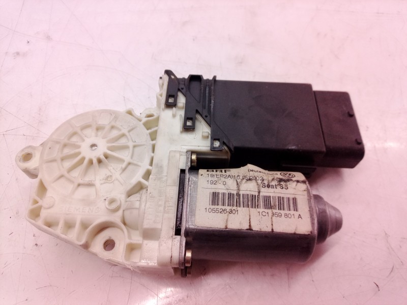 Recambio de motor elevalunas delantero izquierdo para seat toledo (1m2) select referencia OEM IAM 105526301 105526301 1C1959801