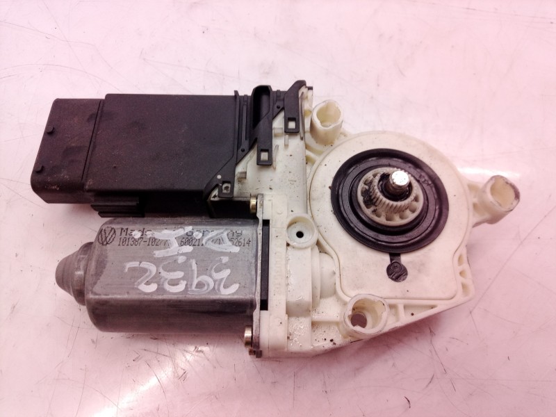 Recambio de motor elevalunas delantero izquierdo para seat toledo (1m2) select referencia OEM IAM 105526301 105526301 1C1959801