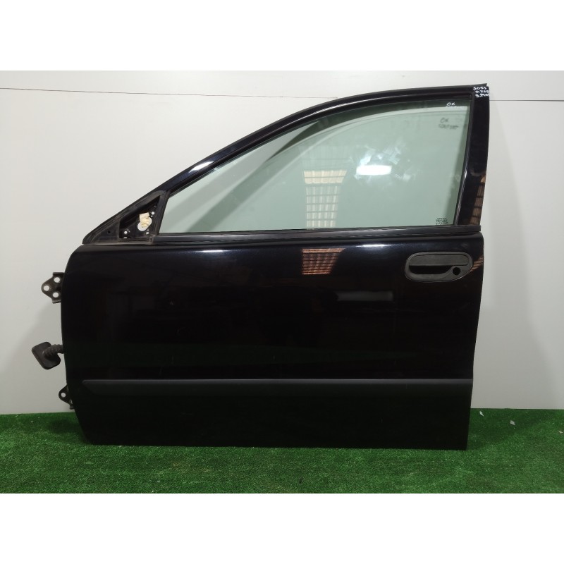 Recambio de puerta delantera izquierda para volvo v40 familiar 1.9 d referencia OEM IAM   