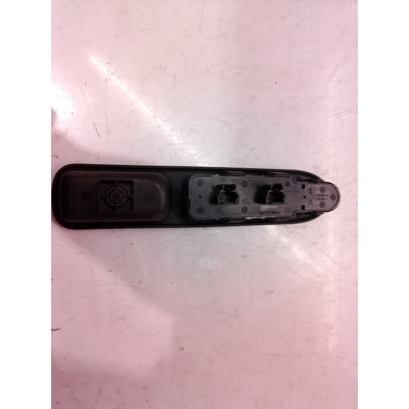 Recambio de mando elevalunas delantero izquierdo para peugeot 307 break / sw (s1) sw referencia OEM IAM 53269704 53269704 532697