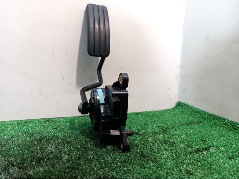 Recambio de pedal acelerador para renault clio iii 20 aniversario referencia OEM IAM 8200297342 8200297342 8200297342