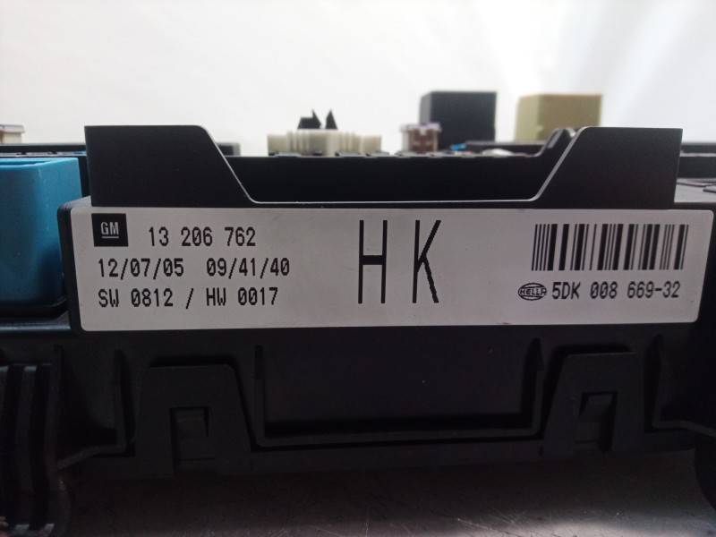 Recambio de caja reles / fusibles para opel astra gtc enjoy referencia OEM IAM 5DK00866932 5DK00866932 13206762