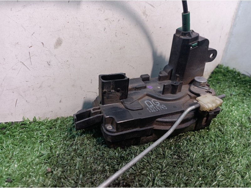 Recambio de cerradura puerta delantera derecha para opel astra gtc enjoy referencia OEM IAM 13210749 13210749 13210749