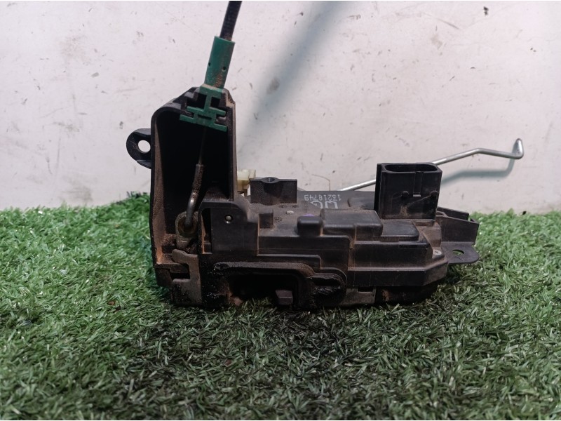 Recambio de cerradura puerta delantera derecha para opel astra gtc enjoy referencia OEM IAM 13210749 13210749 13210749