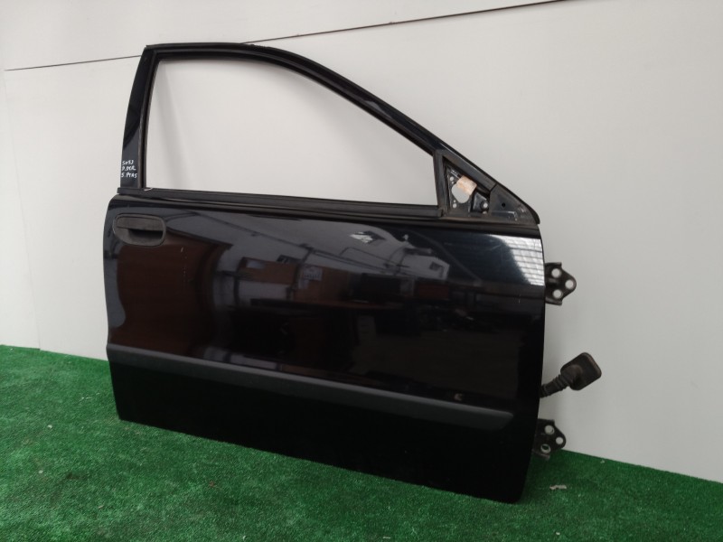 Recambio de puerta delantera derecha para volvo v40 familiar 1.9 d referencia OEM IAM   
