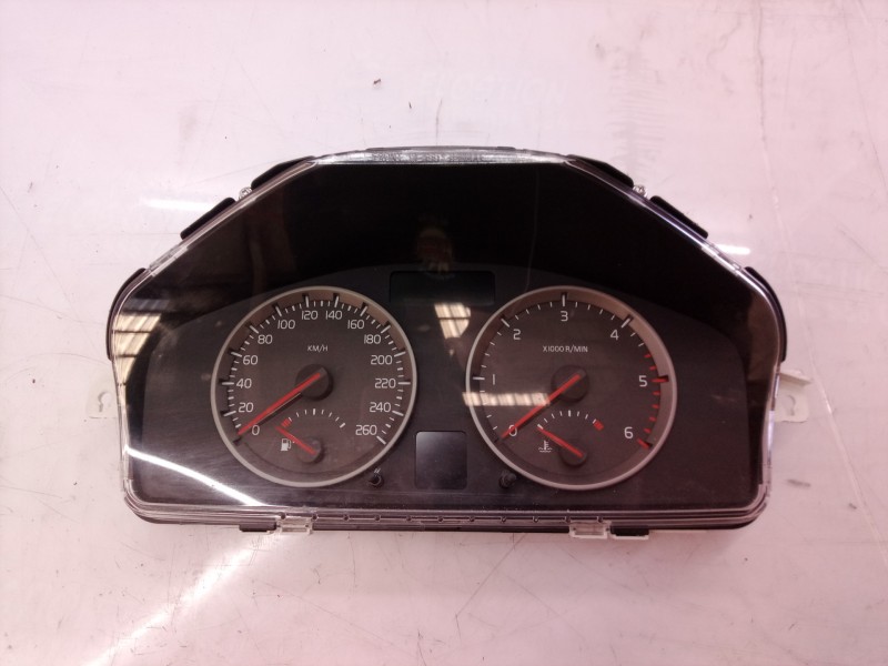 Recambio de cuadro instrumentos para volvo v50 familiar 2.0 d kinetic referencia OEM IAM 30710071 30710071 30728645