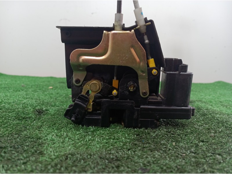 Recambio de cerradura puerta trasera derecha para ssangyong kyron 200 xdi 2wd referencia OEM IAM   