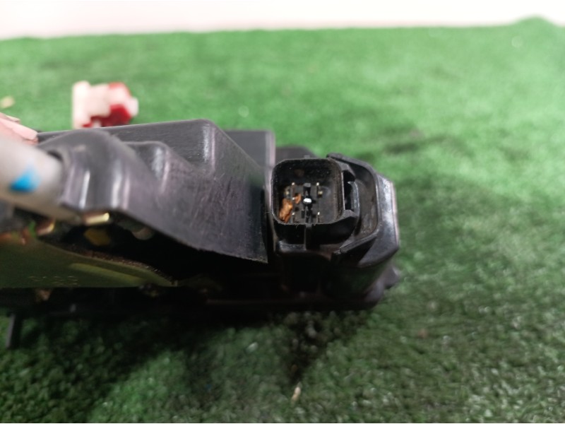 Recambio de cerradura puerta trasera derecha para ssangyong kyron 200 xdi 2wd referencia OEM IAM   