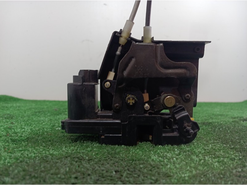 Recambio de cerradura puerta trasera izquierda para ssangyong kyron 200 xdi 2wd referencia OEM IAM   