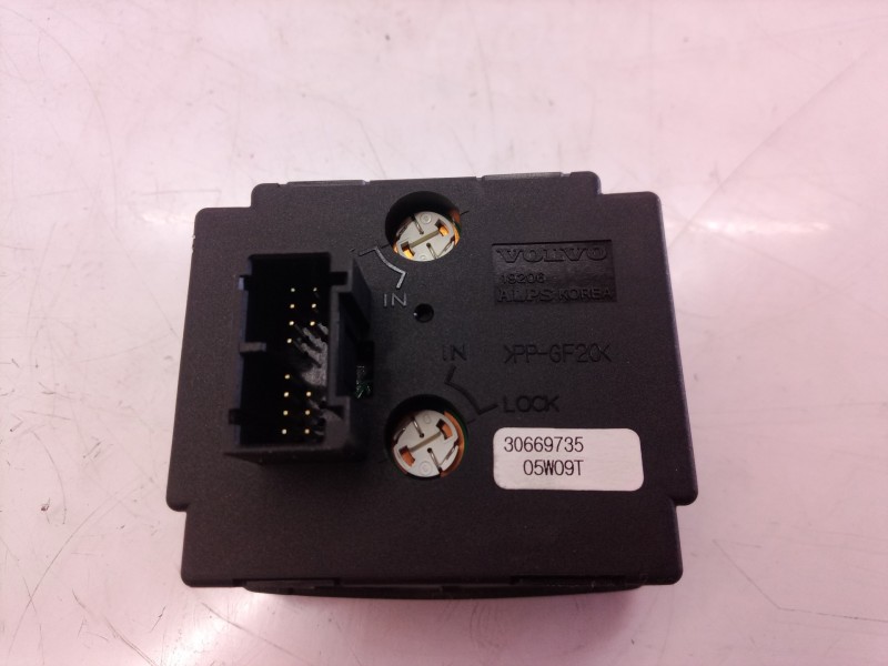 Recambio de mando luces para volvo v50 familiar 2.0 d kinetic referencia OEM IAM 30669735 30669735 30669735
