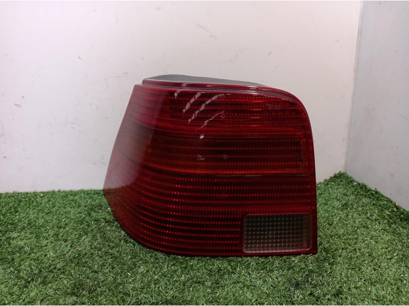 Recambio de piloto trasero izquierdo para volkswagen golf iv berlina (1j1) referencia OEM IAM 89397262 89397262 89397262