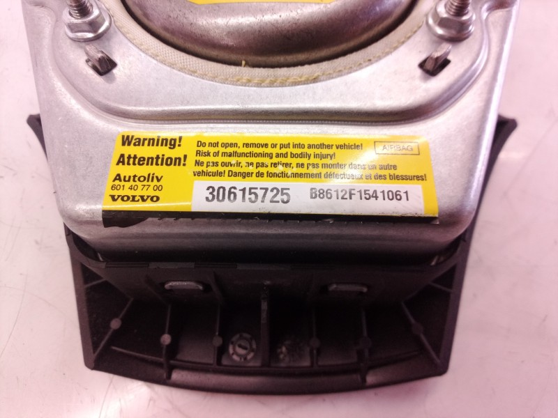 Recambio de airbag volante para volvo v50 familiar 2.0 d kinetic referencia OEM IAM 30615725 30615725 30615725