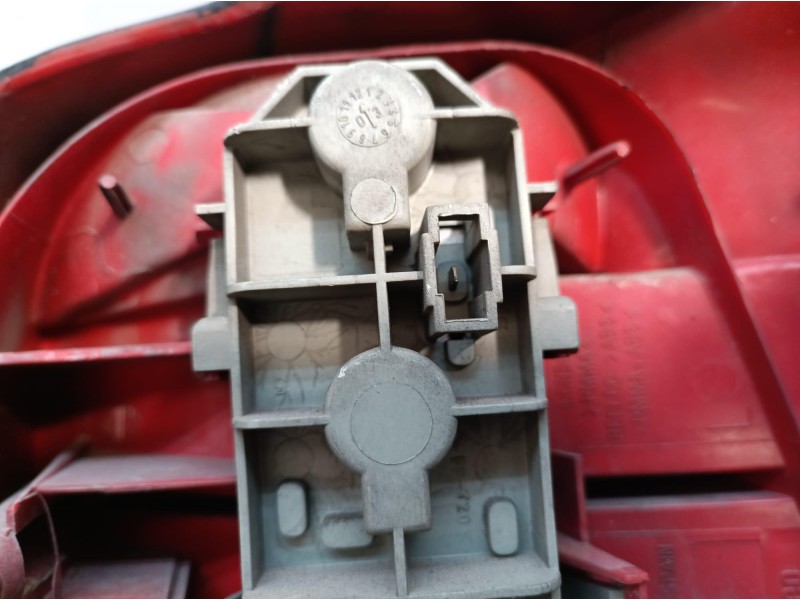 Recambio de piloto trasero izquierdo para volkswagen golf iv berlina (1j1) referencia OEM IAM 89397262 89397262 89397262