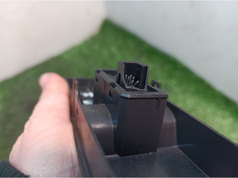 Recambio de mando elevalunas delantero derecho para opel astra gtc enjoy referencia OEM IAM LK03459160 13197132 HZC101972577