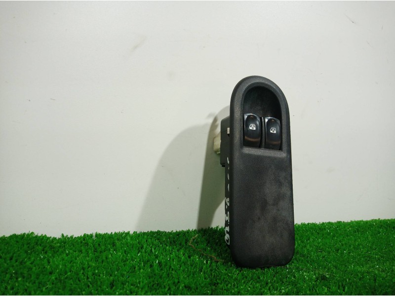 Recambio de mando elevalunas delantero izquierdo para renault clio iii 20 aniversario referencia OEM IAM 8200356519 8200356519 8