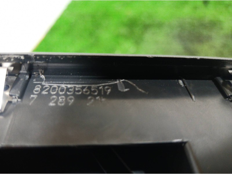 Recambio de mando elevalunas delantero izquierdo para renault clio iii 20 aniversario referencia OEM IAM 8200356519 8200356519 8