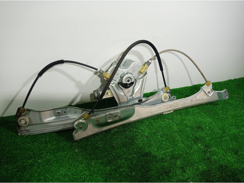 Recambio de elevalunas delantero derecho para renault clio iii 20 aniversario referencia OEM IAM 8200291147 8200291147 820029114