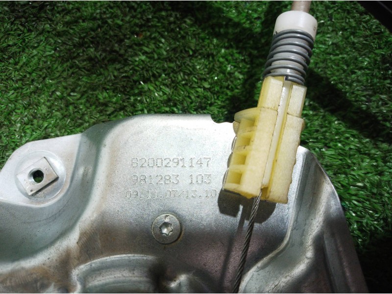 Recambio de elevalunas delantero derecho para renault clio iii 20 aniversario referencia OEM IAM 8200291147 8200291147 820029114