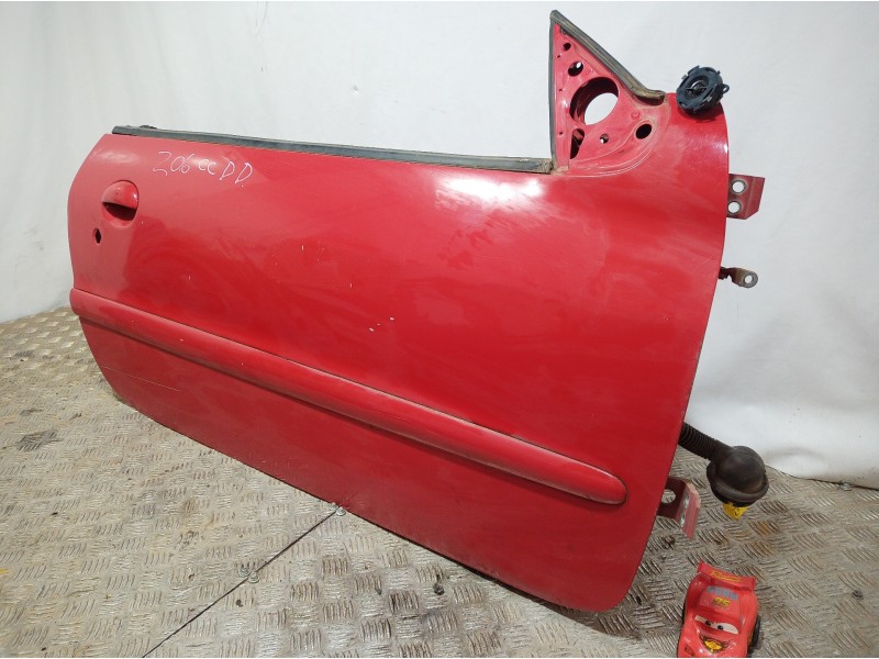 Recambio de puerta delantera derecha para peugeot 206 cc referencia OEM IAM   