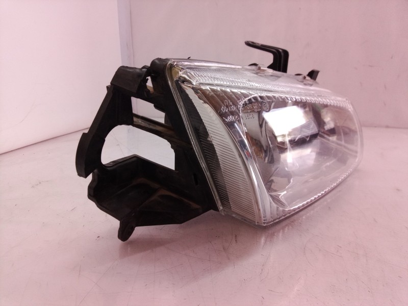 Recambio de faro derecho para nissan almera (n16/e) acenta referencia OEM IAM 26010BN760  