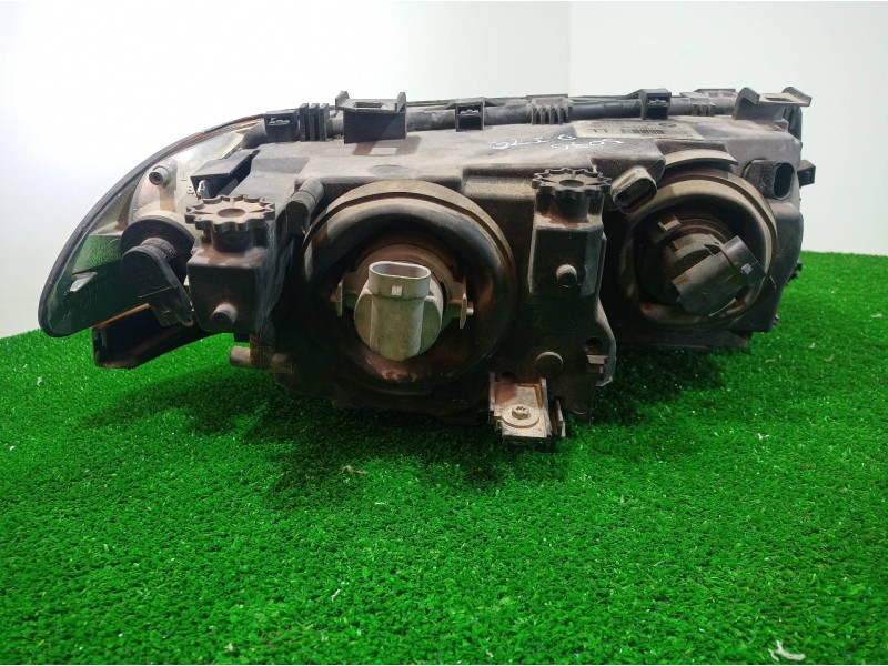 Recambio de faro izquierdo para bmw serie 3 berlina (e46) 320d referencia OEM IAM 63126906493  