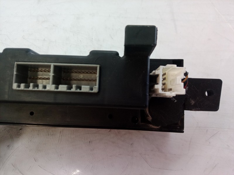 Recambio de mando climatizador para ssangyong kyron 200 xdi premium 4wd referencia OEM IAM 6870009020 6870009020 6870009020