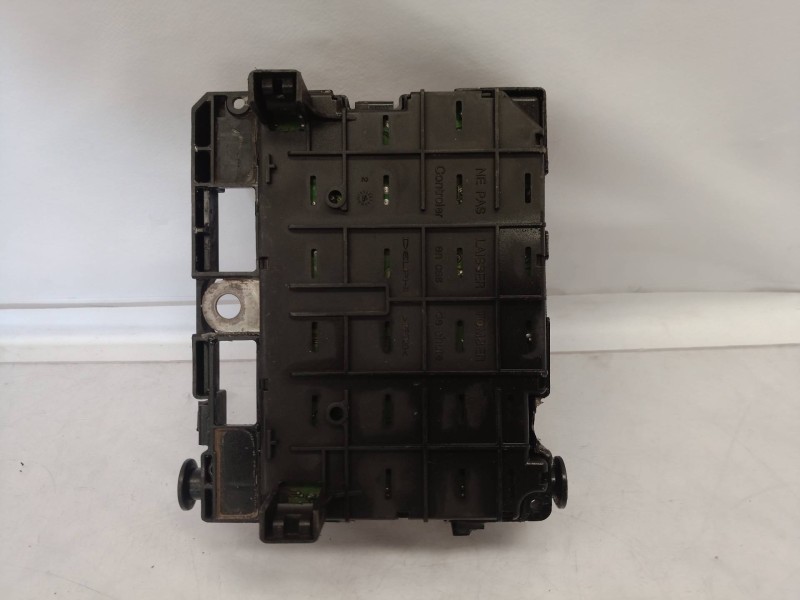 Recambio de caja reles / fusibles para peugeot 307 (s1) xt referencia OEM IAM 9650664080 9650664080 34613315