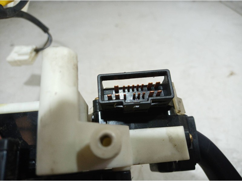 Recambio de mando multifuncion para ssangyong kyron 200 xdi premium 4wd referencia OEM IAM Y2206083AA Y2206083AA Y2206083