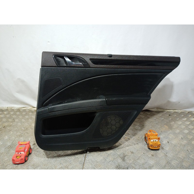 Recambio de guarnecido puerta trasera derecha para skoda suberb (3t4) exclusive 4x4 referencia OEM IAM 3T9867210 3T9867210 3T986