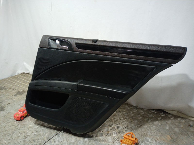 Recambio de guarnecido puerta trasera derecha para skoda suberb (3t4) exclusive 4x4 referencia OEM IAM 3T9867210 3T9867210 3T986