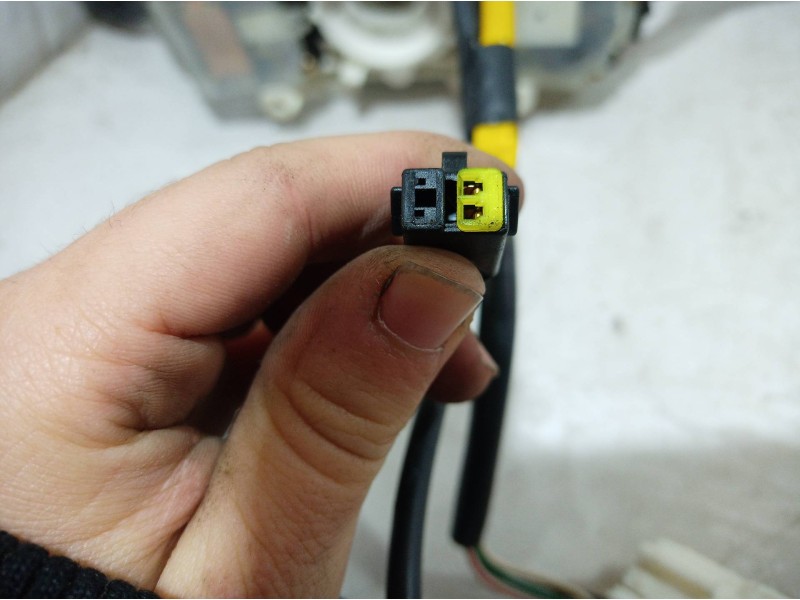 Recambio de mando multifuncion para ssangyong kyron 200 xdi premium 4wd referencia OEM IAM Y2206083AA Y2206083AA Y2206083