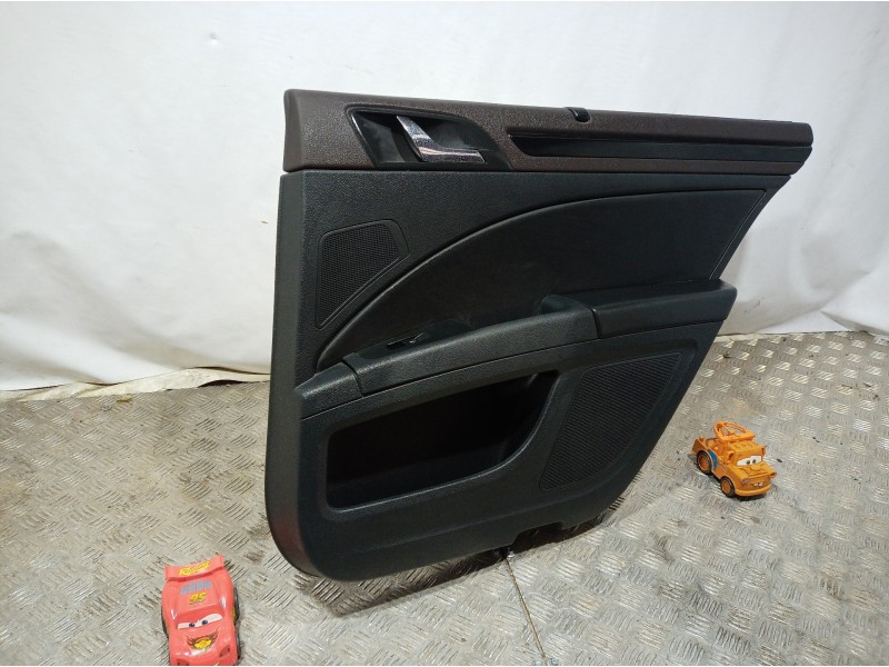 Recambio de guarnecido puerta trasera derecha para skoda suberb (3t4) exclusive 4x4 referencia OEM IAM 3T9867210 3T9867210 3T986