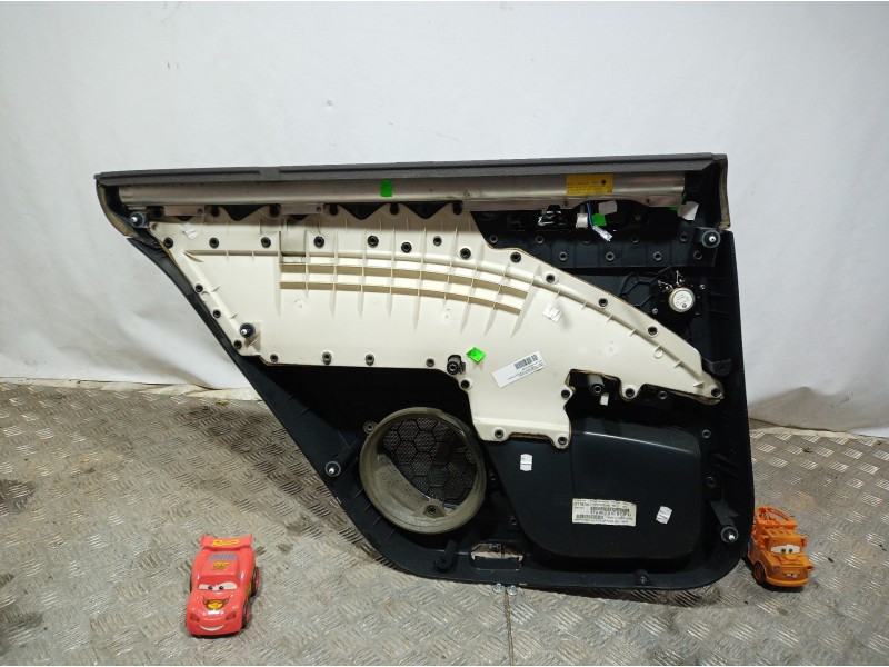 Recambio de guarnecido puerta trasera derecha para skoda suberb (3t4) exclusive 4x4 referencia OEM IAM 3T9867210 3T9867210 3T986