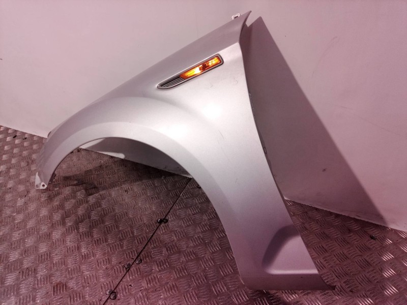 Recambio de aleta delantera izquierda para ford mondeo ber. (ca2) referencia OEM IAM   