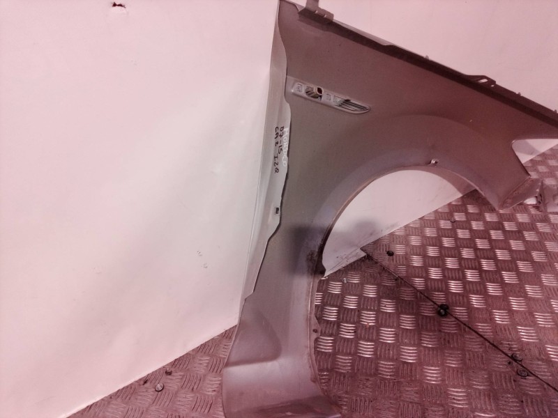 Recambio de aleta delantera izquierda para ford mondeo ber. (ca2) referencia OEM IAM   