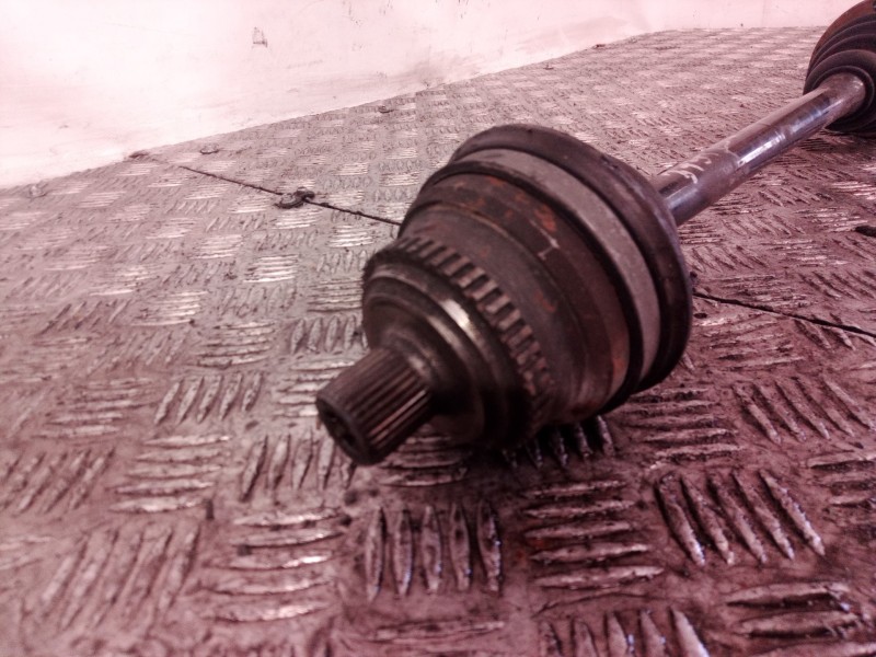 Recambio de transmision trasera derecha para audi rs4 avant (b5) rs4 referencia OEM IAM 8D0501203 8D0501203 8152121484