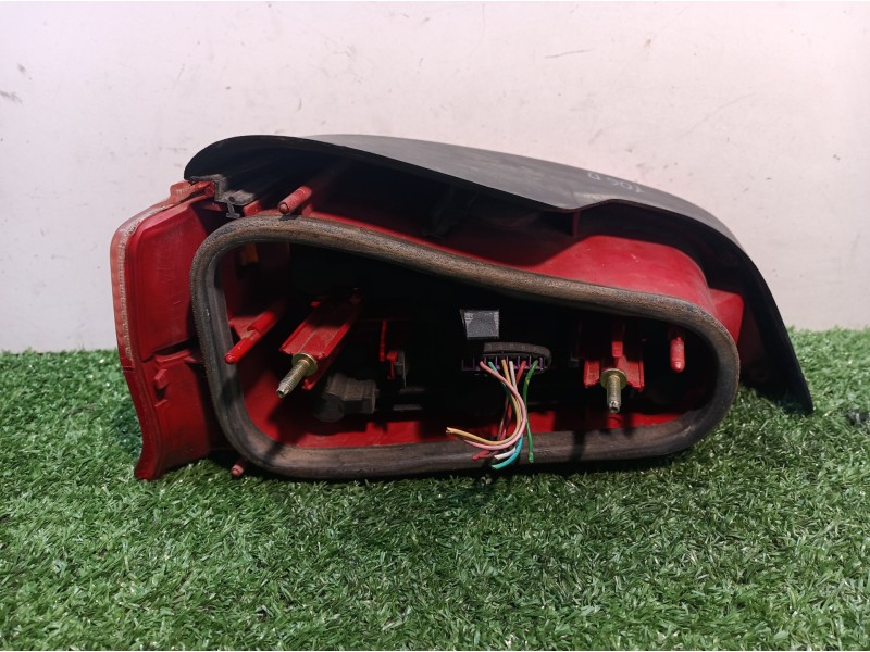 Recambio de piloto trasero derecho para peugeot 106 (s1) referencia OEM IAM   