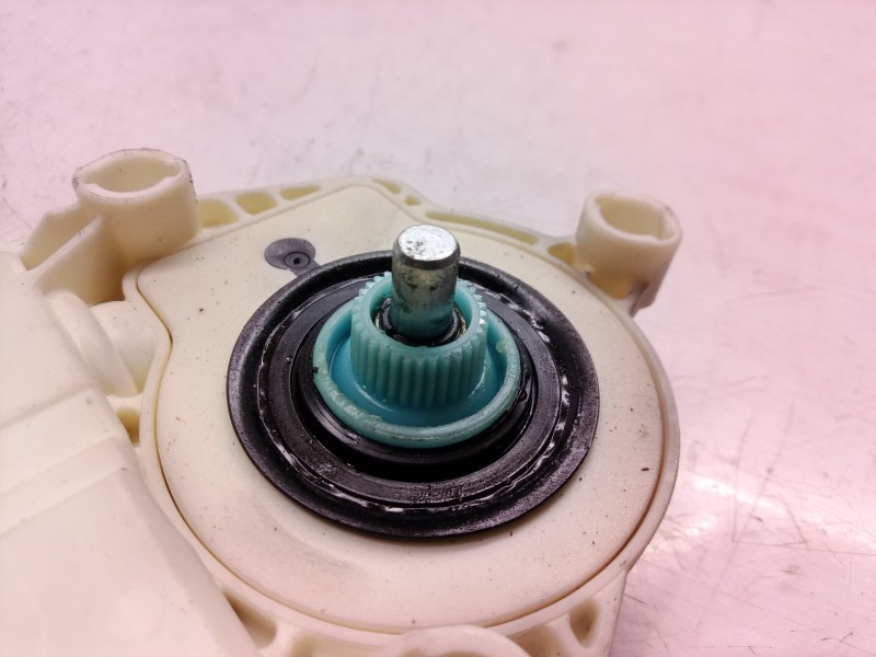 Recambio de motor elevalunas delantero derecho para peugeot 307 berlina (s2) d-sign referencia OEM IAM 9649911080 9649911080 980