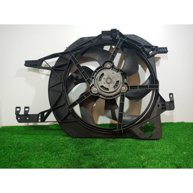 Recambio de electroventilador para renault trafic caja cerrada (ab 4.01) doble cabina l1h1 2,7t referencia OEM IAM   