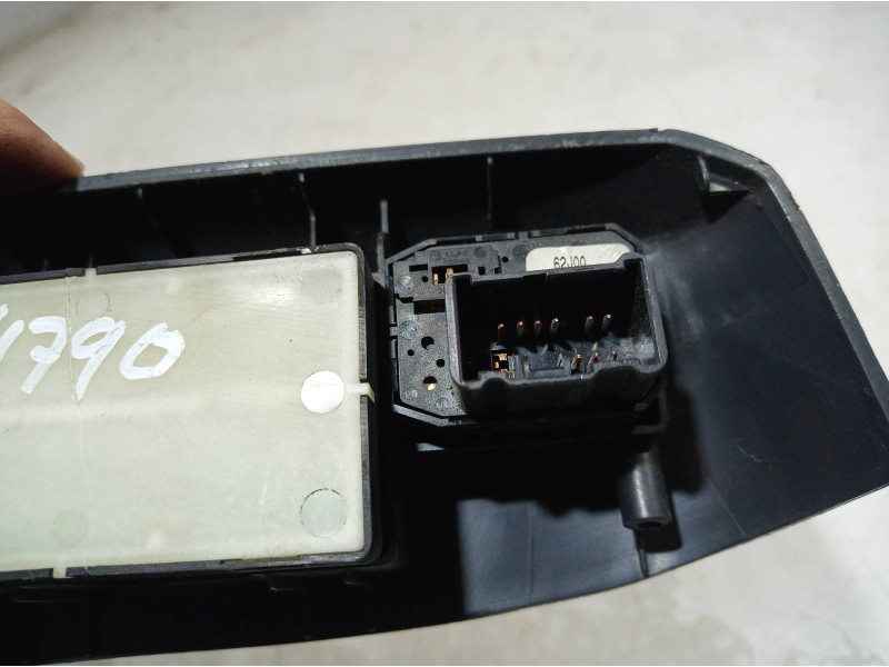 Recambio de mando elevalunas delantero izquierdo para opel agila b enjoy referencia OEM IAM 62J10 62J10 62J10