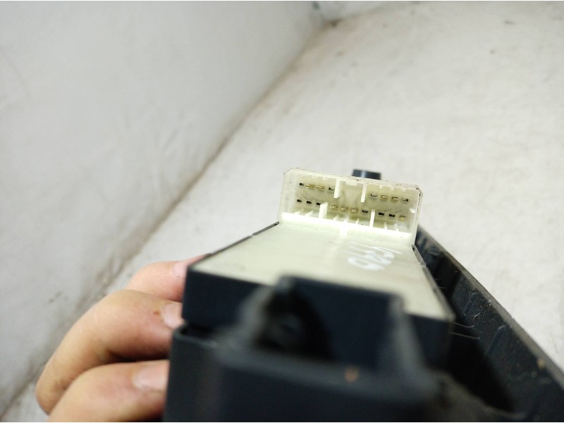 Recambio de mando elevalunas delantero izquierdo para opel agila b enjoy referencia OEM IAM 62J10 62J10 62J10