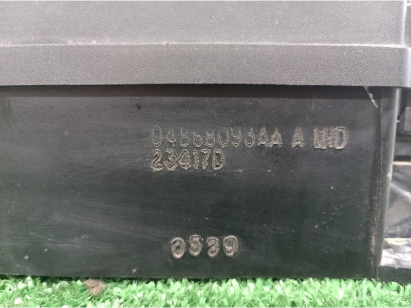 Recambio de caja reles / fusibles para chrysler voyager (gs) 2.5 td family referencia OEM IAM 04868093AA 04868093AA 23417D