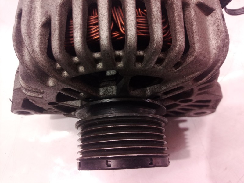 Recambio de alternador para kia rio 1.5 crdi active referencia OEM IAM 373002A110 373002A110 2655475