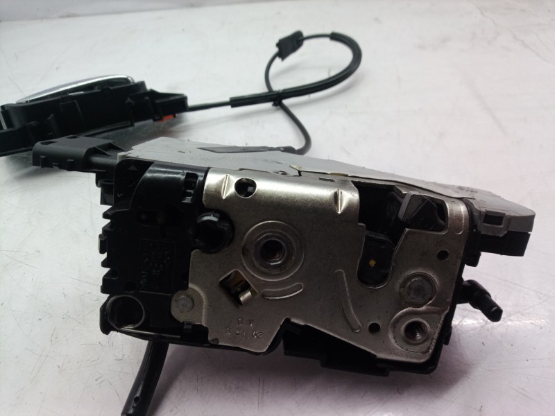 Recambio de cerradura puerta trasera derecha para citroën c4 picasso business class referencia OEM IAM 24099816 24099816 2409981