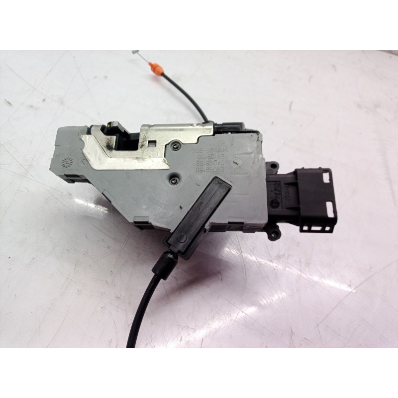 Recambio de cerradura puerta trasera derecha para citroën c4 picasso business class referencia OEM IAM 24099816 24099816 2409981