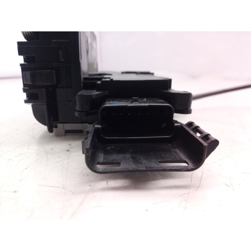 Recambio de cerradura puerta trasera derecha para citroën c4 picasso business class referencia OEM IAM 24099816 24099816 2409981